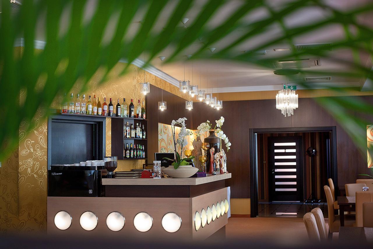 Hotel Restauracja Teczowa Luban Kamer foto
