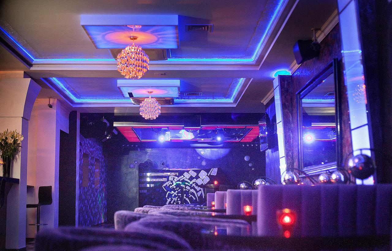 Hotel Restauracja Teczowa Luban Buitenkant foto
