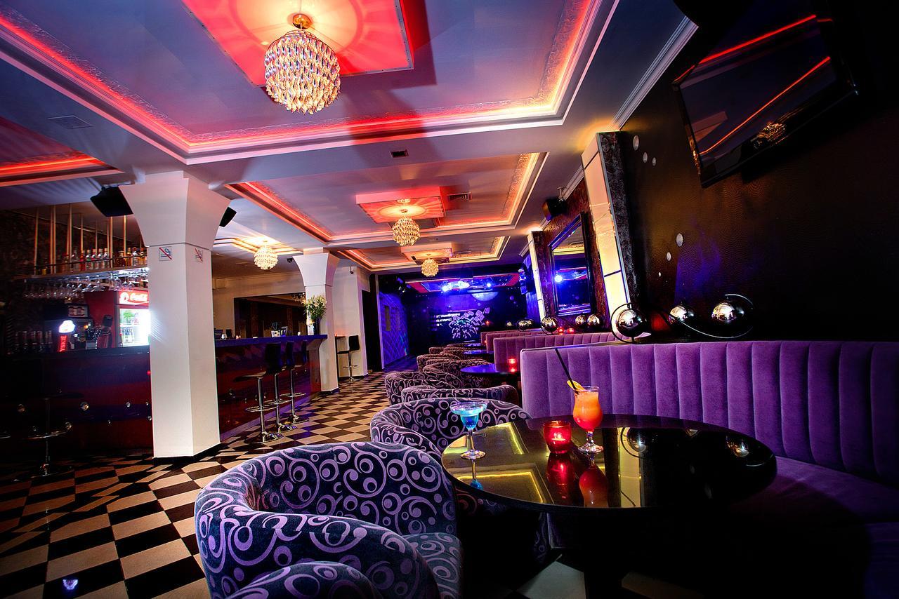 Hotel Restauracja Teczowa Luban Buitenkant foto
