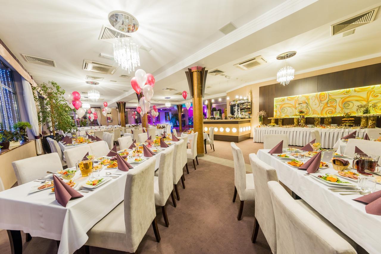 Hotel Restauracja Teczowa Luban Buitenkant foto